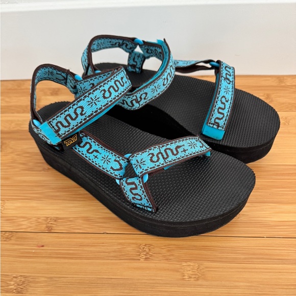 Teva platform snake print sandals blue black size 8 - Picture 1 of 5
